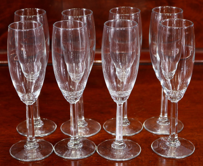 222a - 8 champagne flutes, 8 in. T.-11