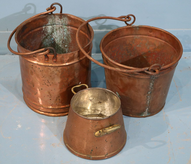 407a - 3 pieces of old hand hammered copper