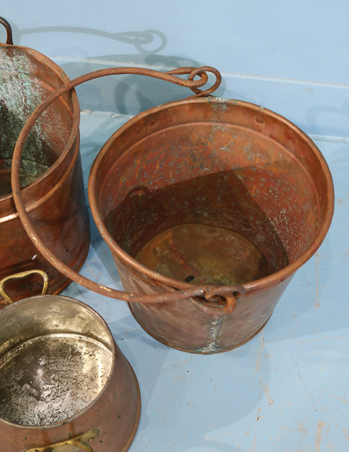 407b - 3 pieces of old hand hammered copper