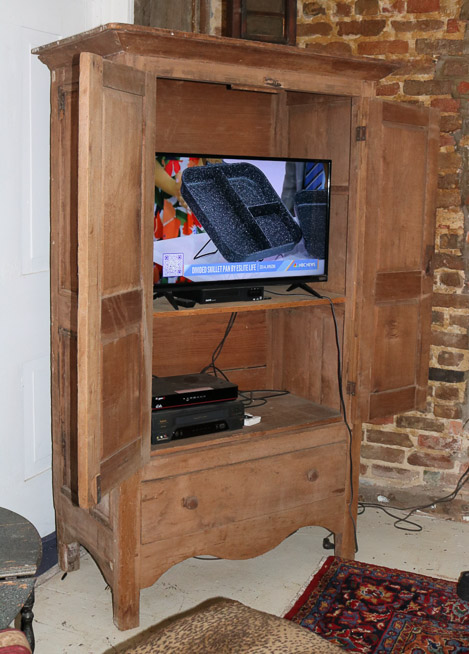 048e - Primitive pine jelly cabinet with wood pulls