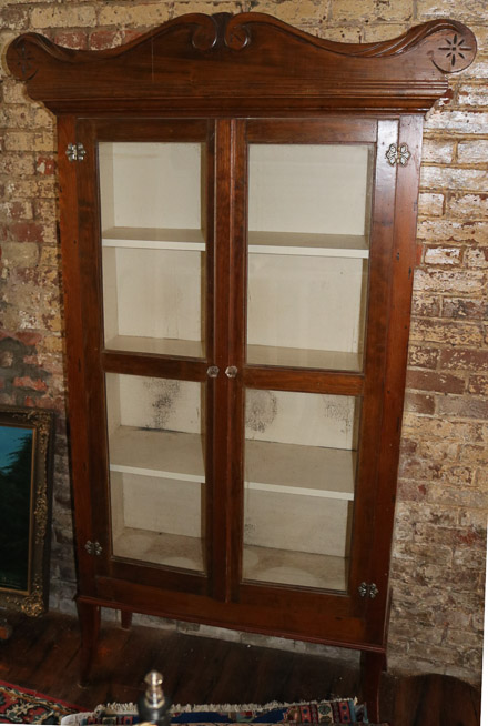 269b - Primitive jelly cabinet with unusual added crown