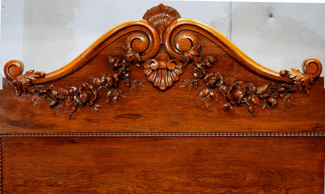 085d- Rosewood rococo half tester plantation bed-14