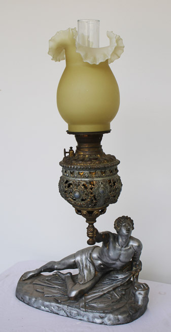 027a - Victorian lamp