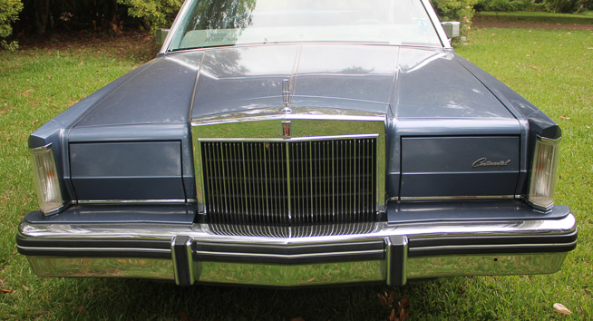 030b - 1983 Lincoln Mark VI Emilio Pucci Edition