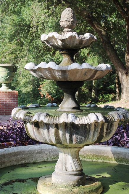 124a - Very heavy large 3 tier concrete fountain