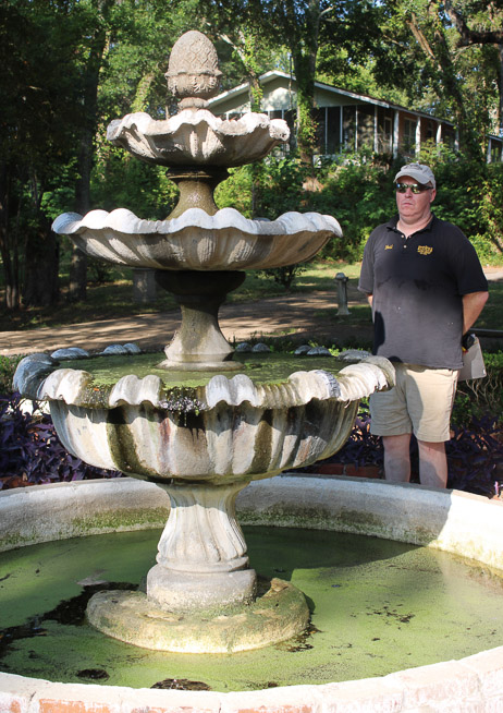 124b - Very heavy large 3 tier concrete fountain