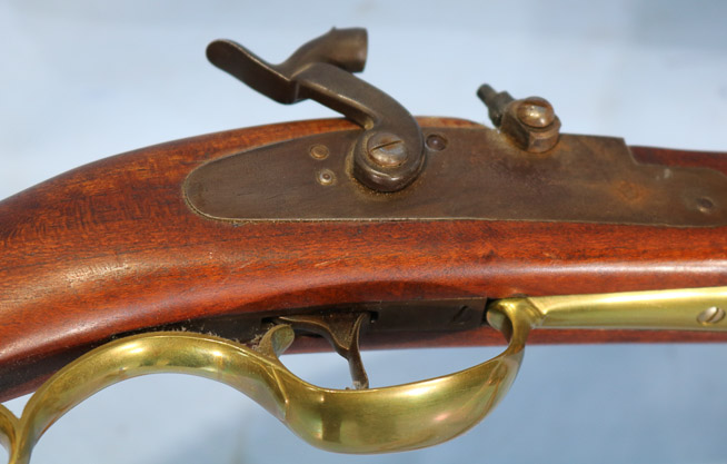 321d - Black powder muzzleloader with powder horn